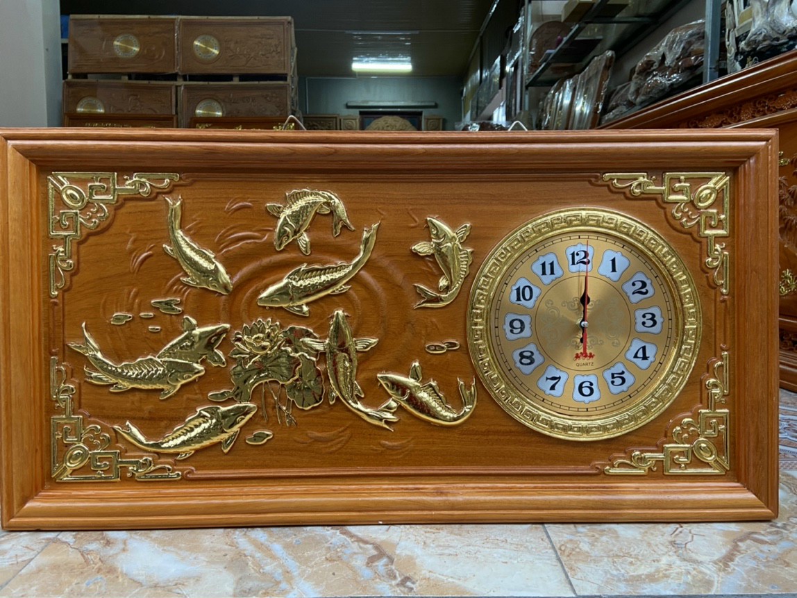 Tranh đồng hồ treo tường trạm khắc cửu ngư bằng gỗ gõ kt 41×81×4cm