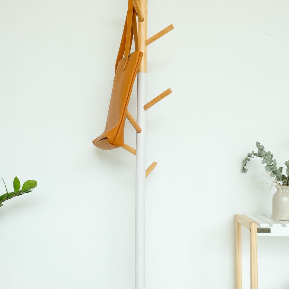 Cây treo quần áo gỗ - Standing Hanger Trắng phối Gỗ