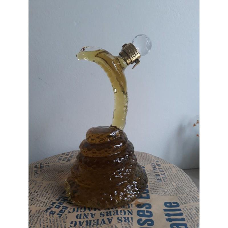 Vỏ chai đựng ruou thủy tinh hình con rắn 1000ml.