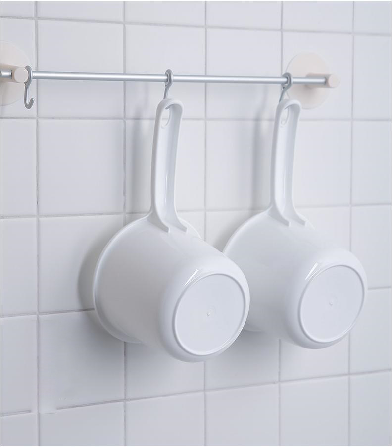 Combo gáo nước 1.3L + vỉ 5 chiếc móc treo quần áo - made in Japan