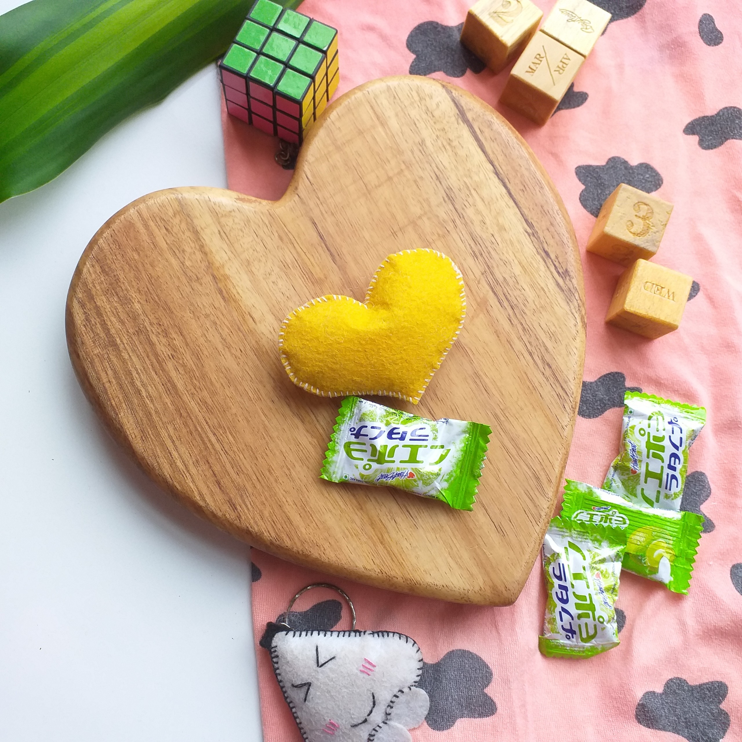 Khay gỗ Keo hình Tim-KG10
