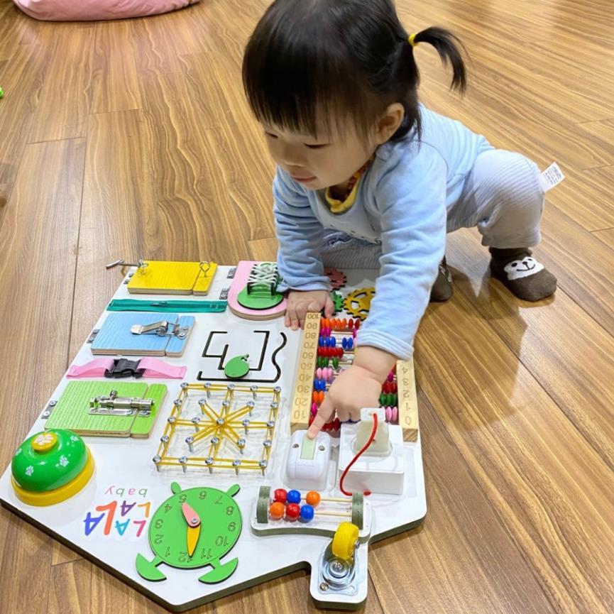 Bảng bận rộn - Busy board rèn luyện vận động tinh Lalala baby, kích thước 40x50x5cm