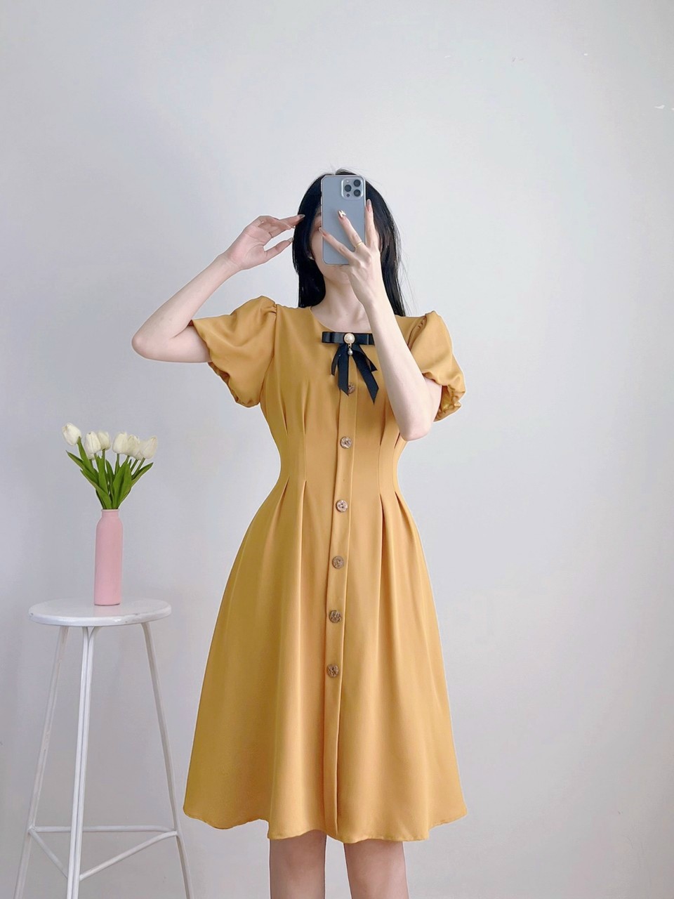 Hàng thiết kế - Đầm xòe xếp ly tay phồng phối nút gỗ kèm nơ cài vintage - VN50235