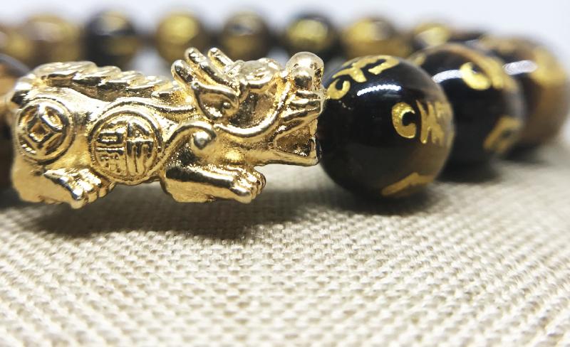 Vòng tay đá mắt hổ khắc thần chú size 10mm Mix Tỳ Hưu Bạc 925 mạ vàng