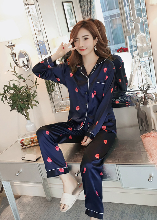 Bộ đồ mặc nhà nữ phi lụa hoạ tiết trái dâu cực xinh CDANP13