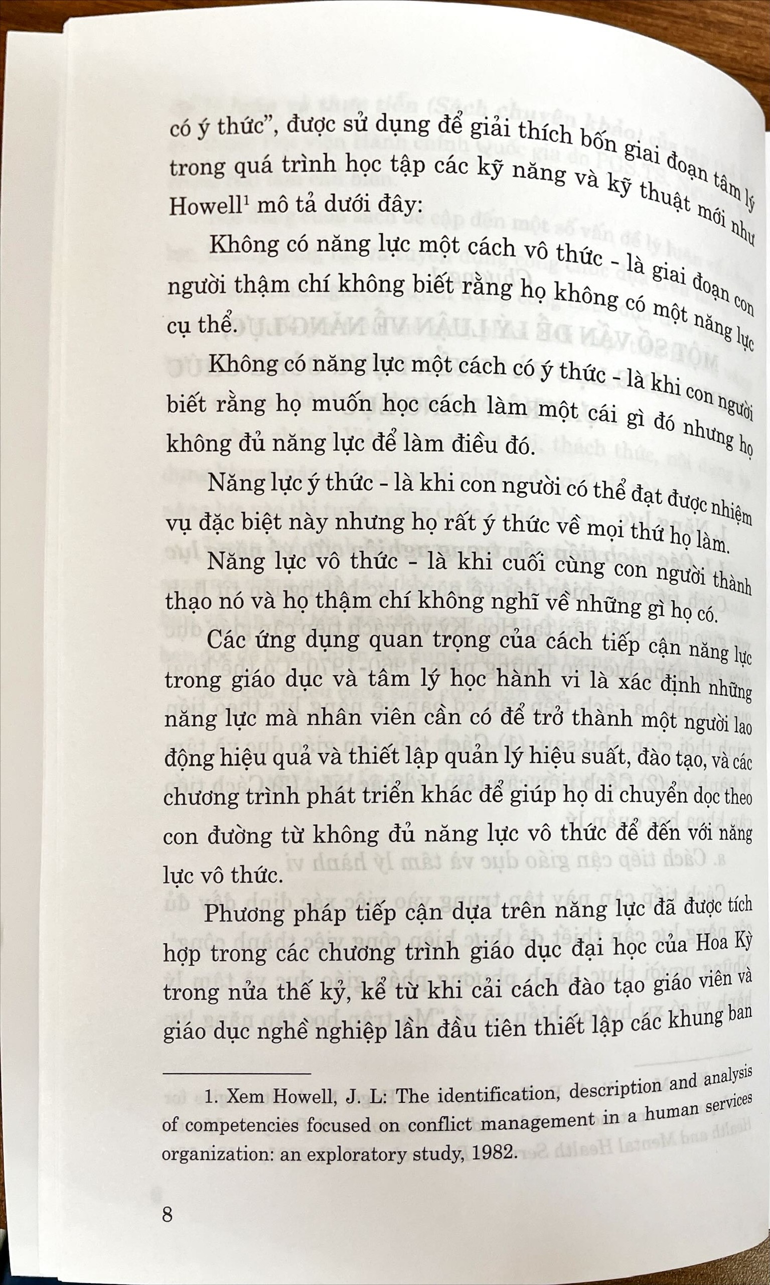 Tuyển dụng công chức dựa trên năng lực - Một số vấn đề lý luận và thực tiễn