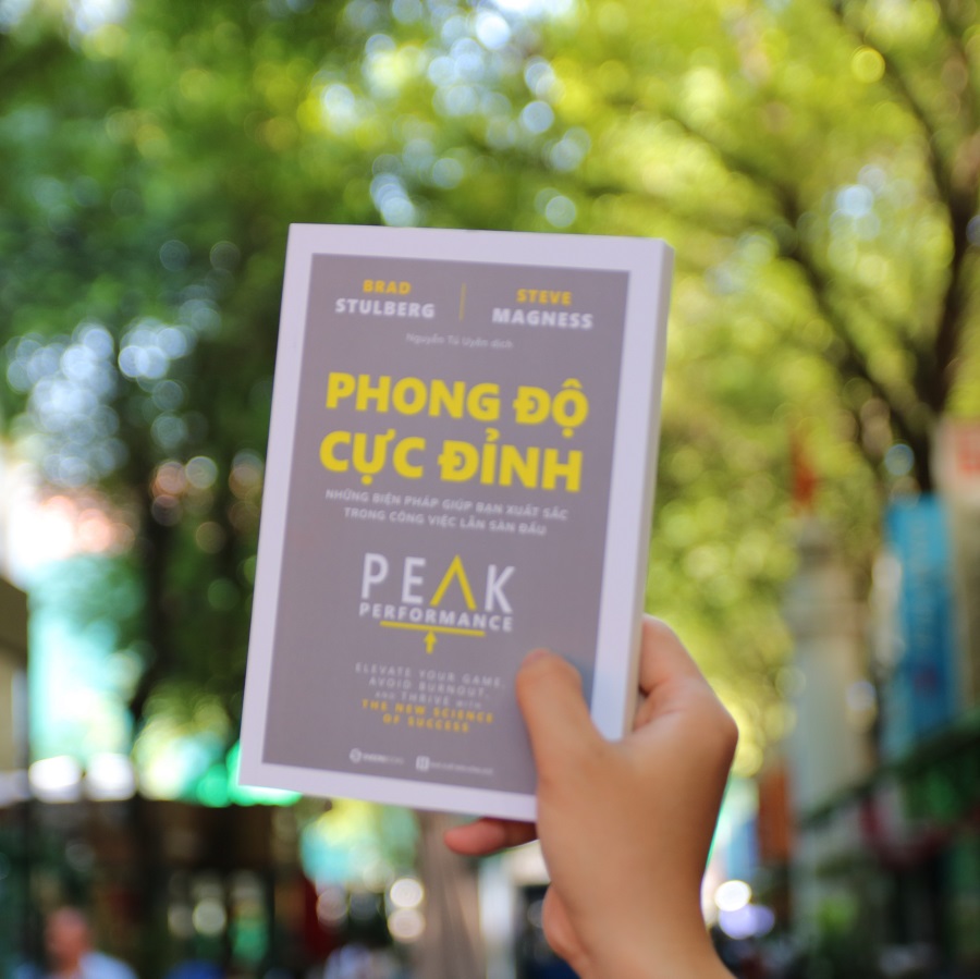 Phong độ cực đỉnh: Những biện pháp giúp bạn xuất sắc trong công việc lẫn sàn đấu  - Tác giả: Brad Stulberg