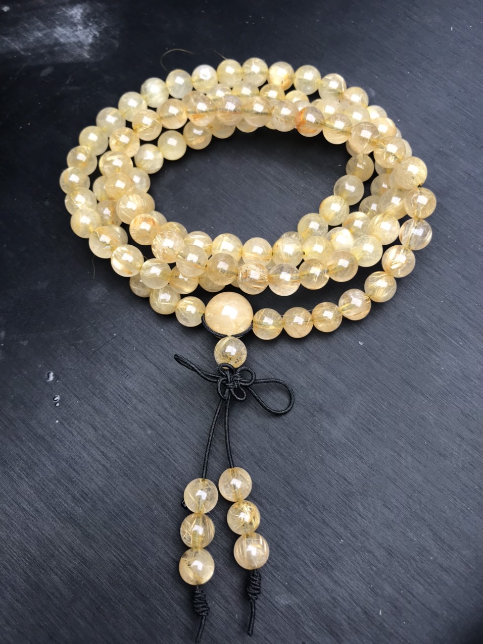 Vòng tay 108 hạt thạch anh tóc tự nhiên 5mm