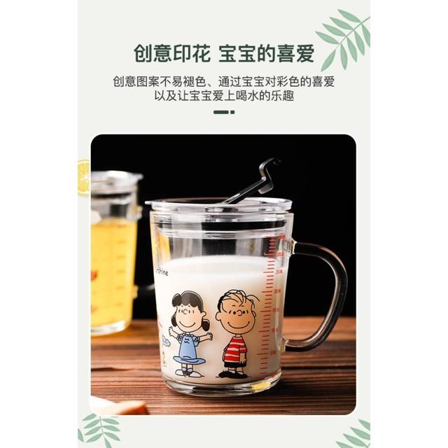 Cốc thuỷ tinh có vạch chia ml và ống hút