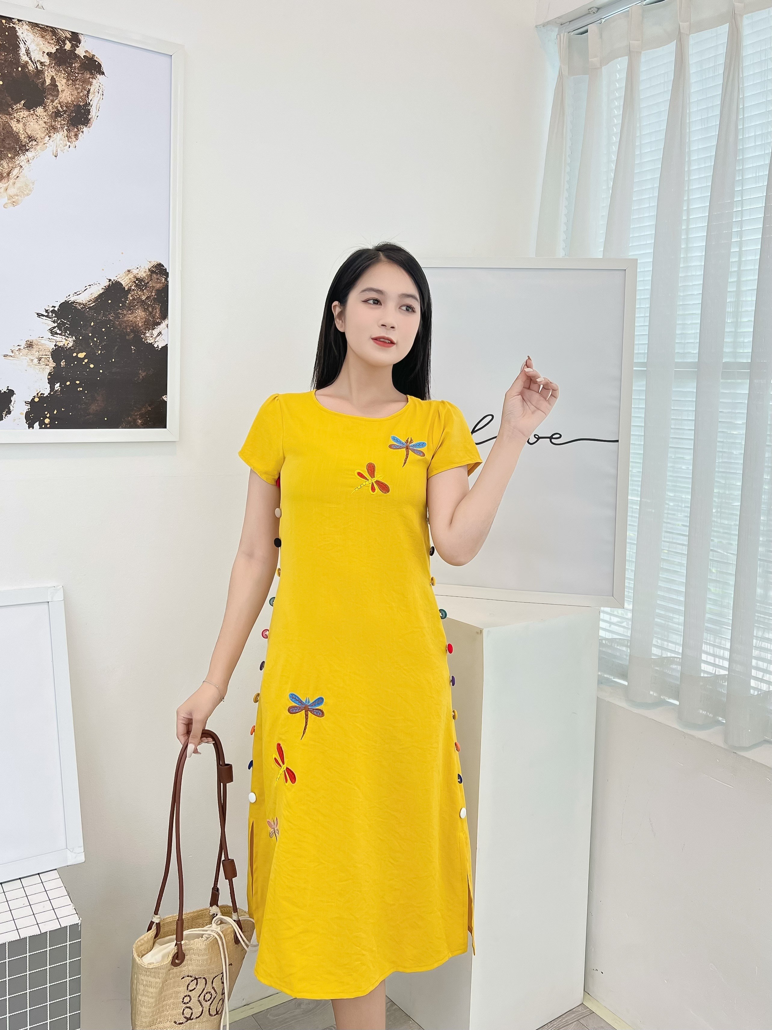Đầm Linen thêu phối nút cách điệu D083- Lady fashion - Khánh Linh Style