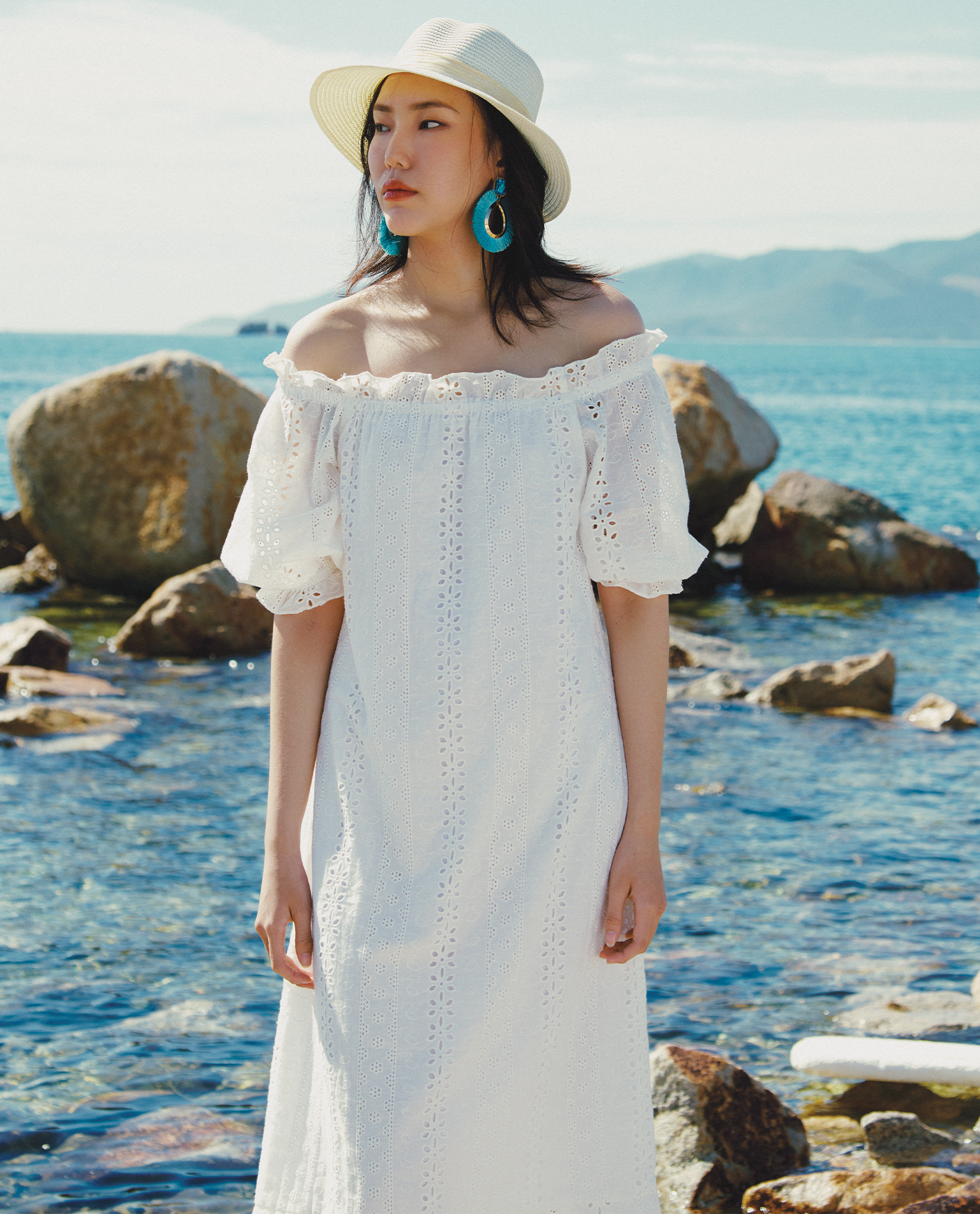 Đầm Trễ Vai Thêu Hạ Vũ DRE225 thời trang thiết kế Hity