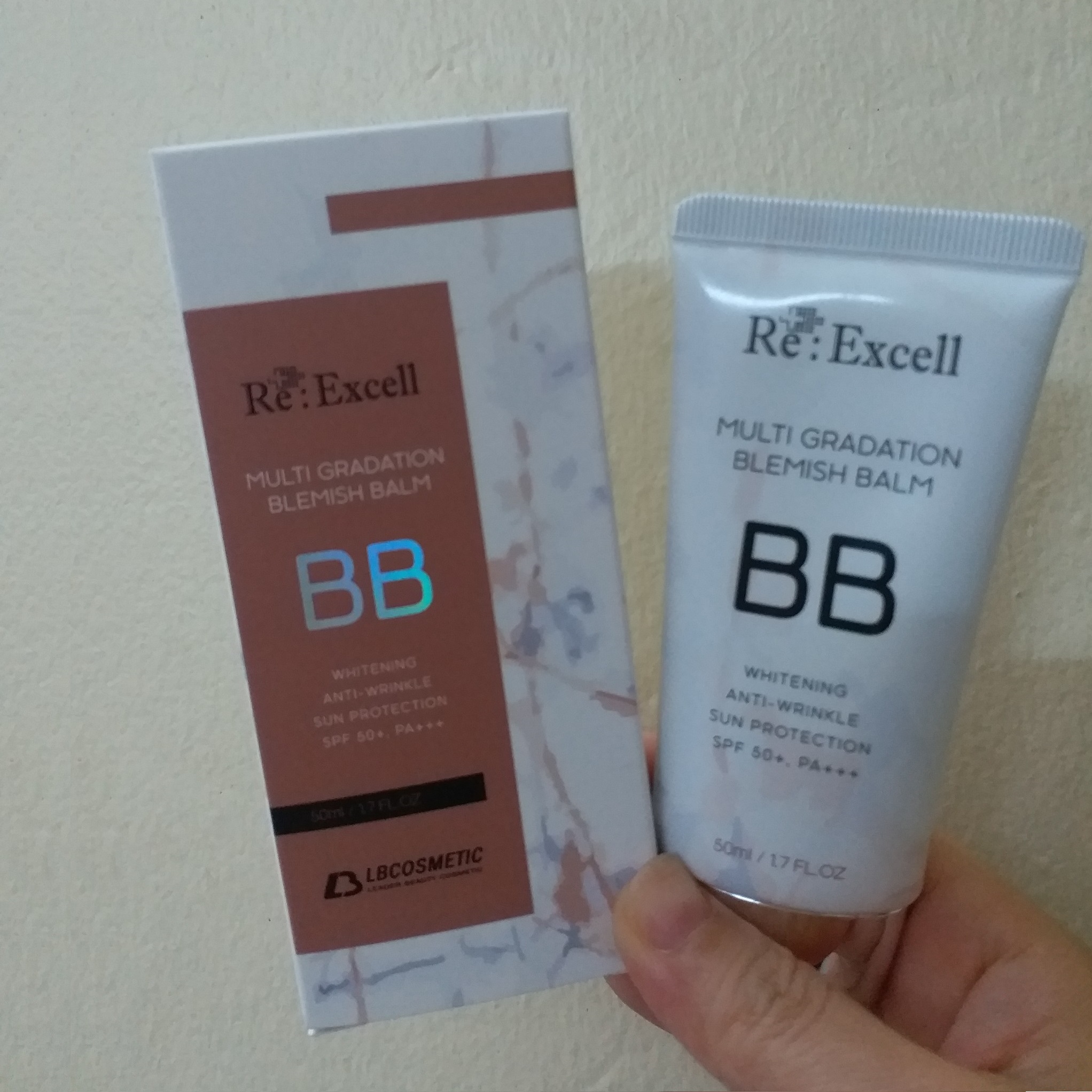 BBCream Re:Excell 4 in1 Hàn Quốc Multi Gradation Blemish Balm R&amp;B kem nền, kem lót trang điểm, che phủ khuyết điểm, chống nắng, bật tone da sáng mịn tự nhiên, không bí bết, không lộ vân kem, 50ml