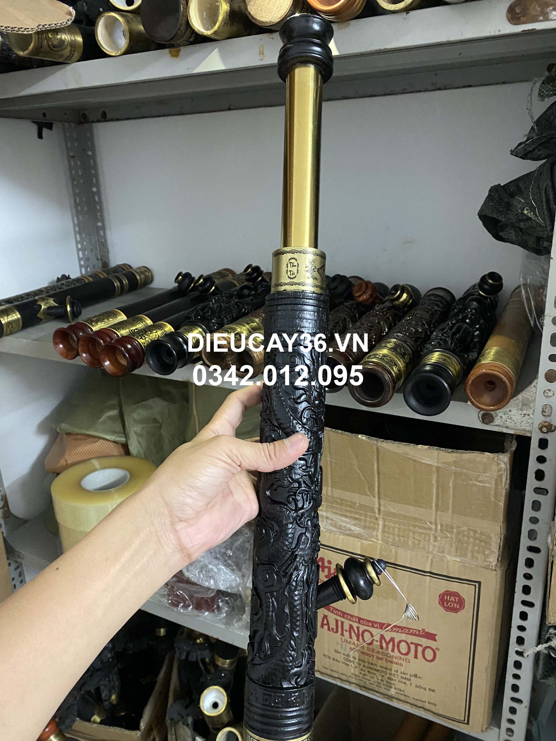 Điếu Cày Gỗ Mun Đen Mini 40Cm Rút 60cm Chống Đổ Nước Khắc Rồng