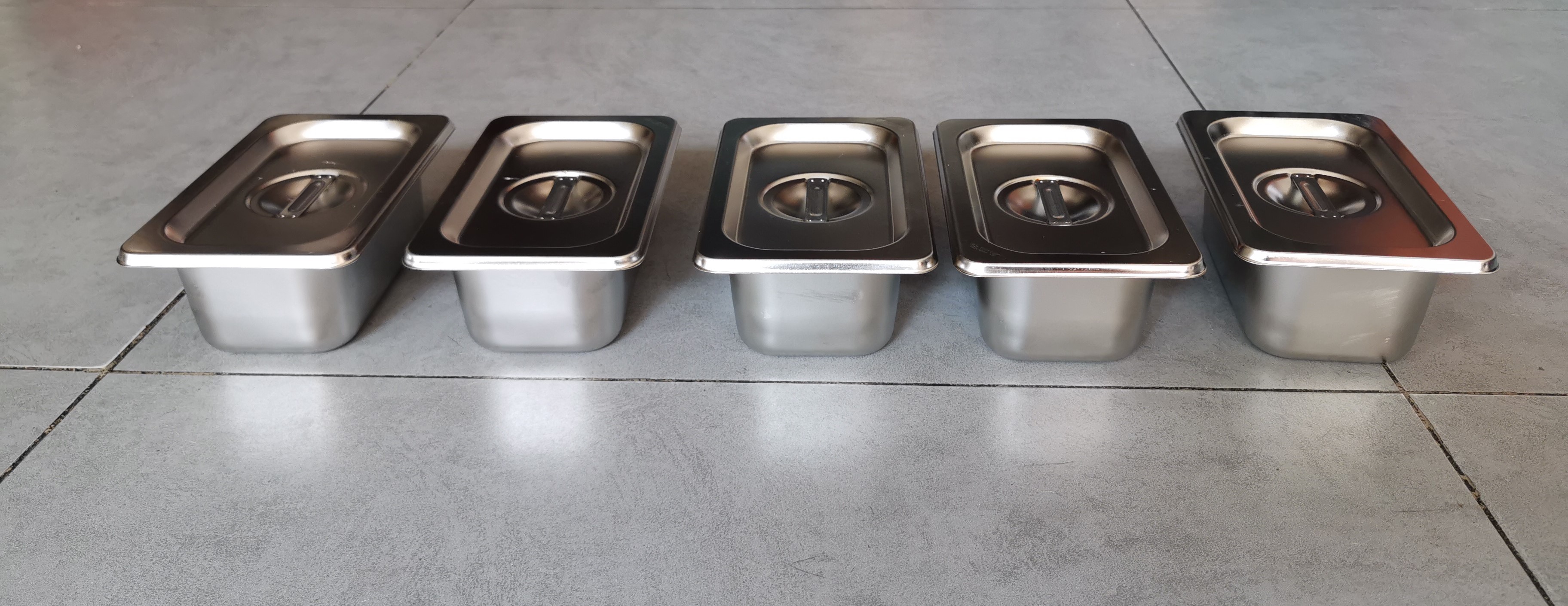 Combo 5 khay inox đựng thạch 10x17 cao 6,5cm có nắp