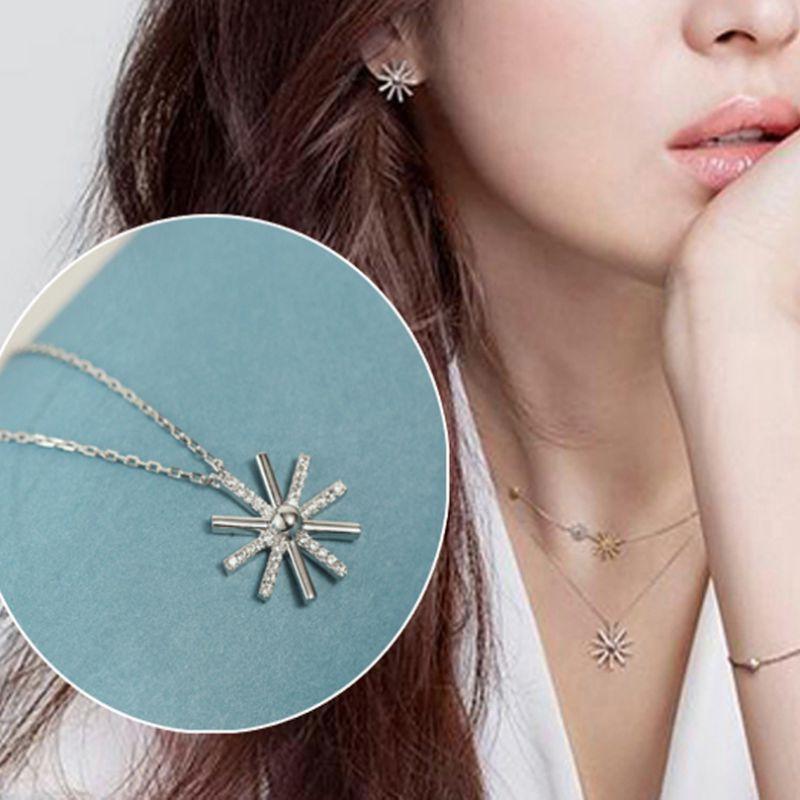 Dây chuyền mặt hoa hướng dương đính đá thanh lịch