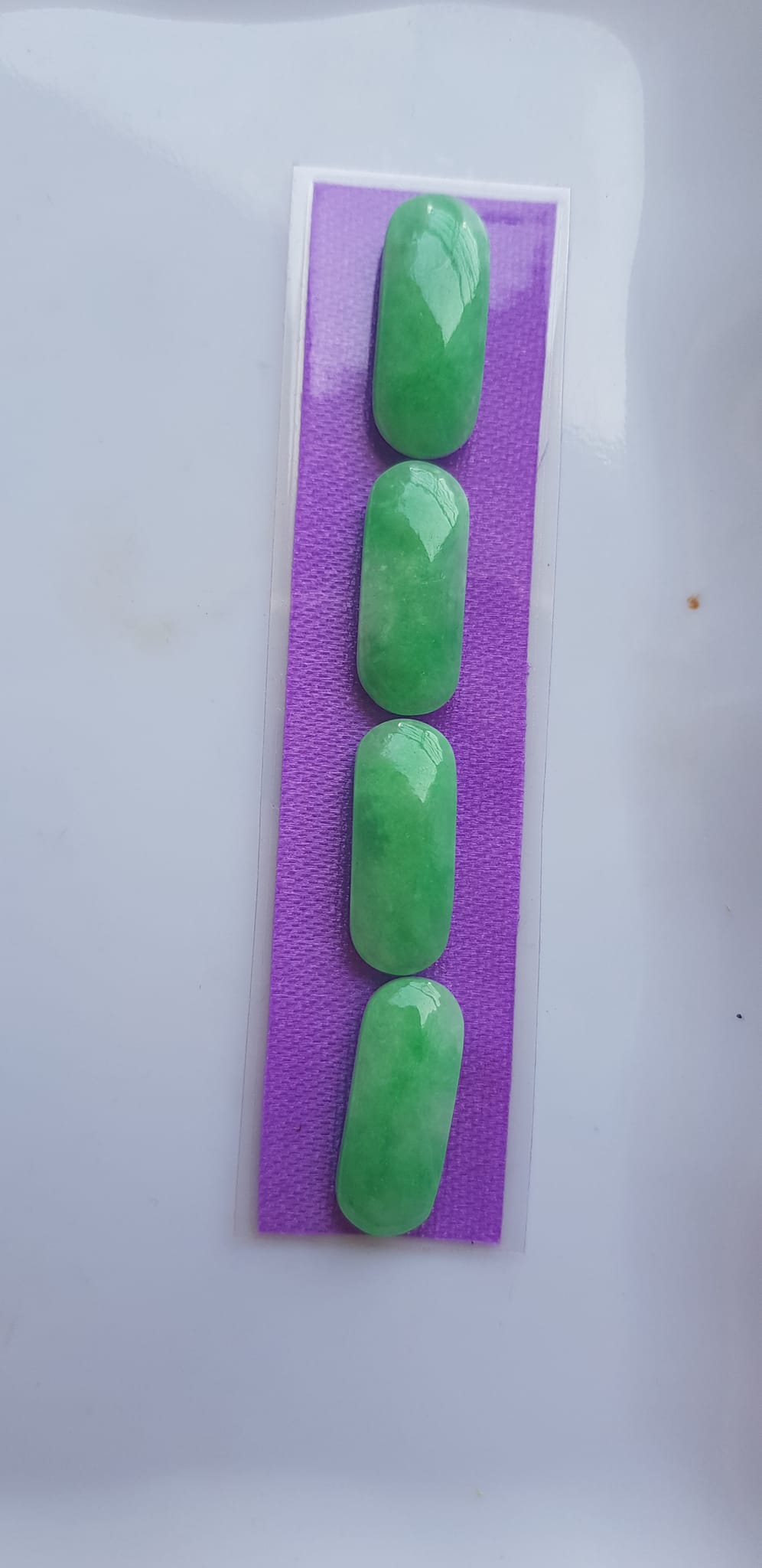 Bộ Lắc Tay Yên Ngựa Mới 4 viên Xanh Ngọc Tươi đều bóng đẹp  Size Dài 20mm x Ngang 9mm x cao 3mm Đá Ngọc Cẩm Thạch tự nhiên  Nữ mệnh mộc hỏa thủy bọc vàng đeo đẹp sang món quà tặng ý nghĩa gửi đến Mẹ và người thân ạ