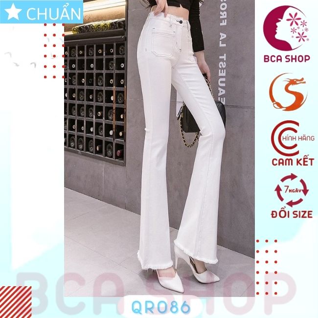 Quần jean nữ ống loe dáng dài QRO86 ROSATA tại BCASHOP lưng cao 1 nút, túi ngang, phom chuẩn, chất liệu jean cao cấp - màu trắng kem