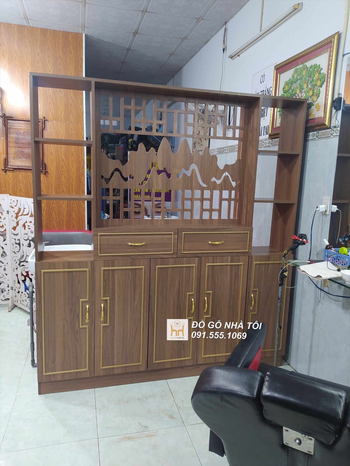 Vách Ngăn Phòng Kiêm Kệ Tivi 2m2 X 2m2 - TR629