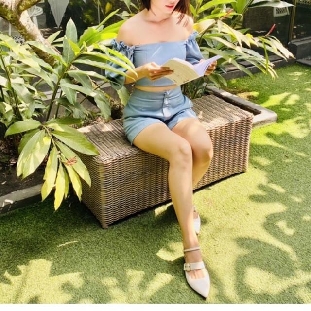 Set áo croptop bẹt vai và quần short