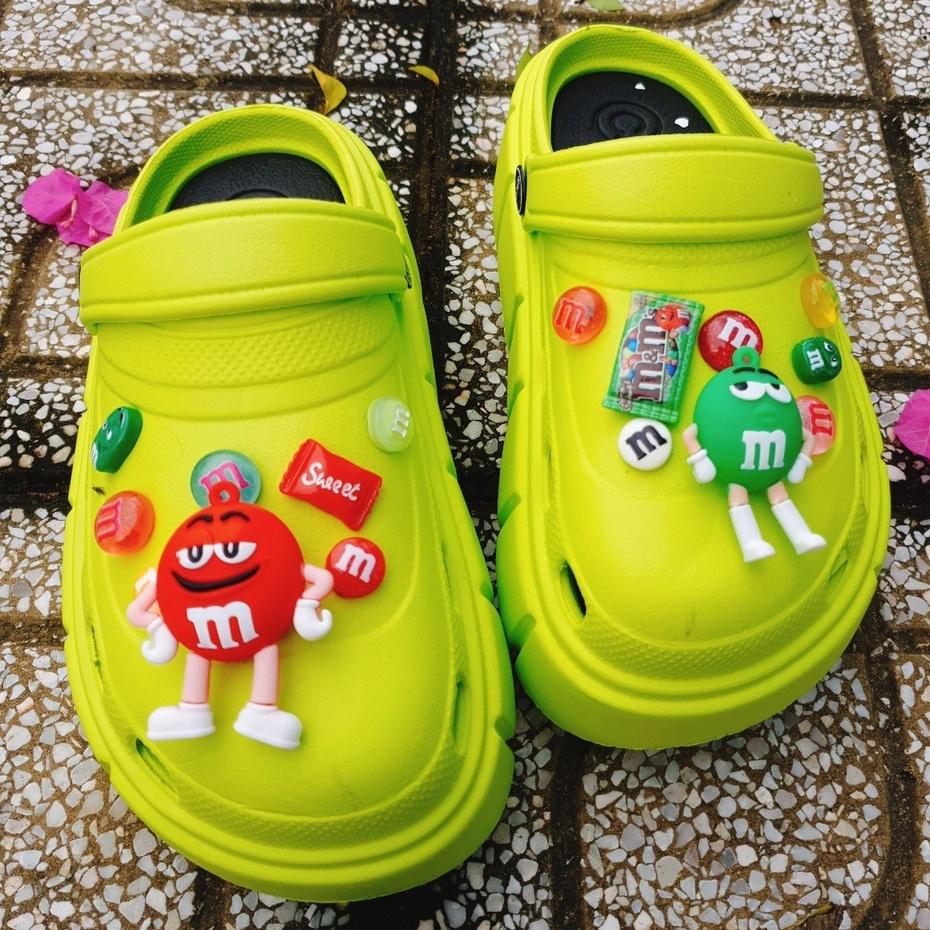Bộ sticker / combo nút trang trí dép sục/ dép bánh mì loại nhựa, đá