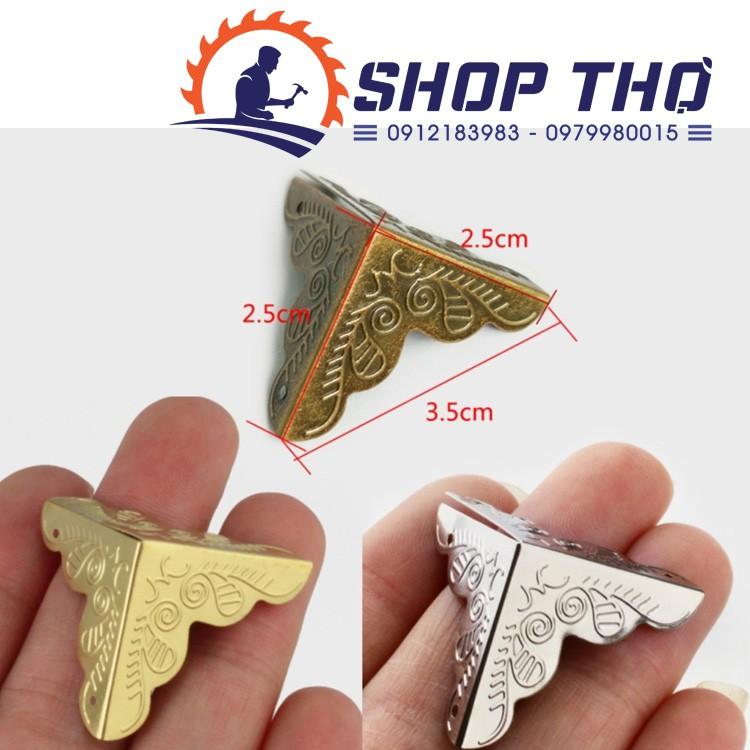 Bịt góc hộp C072 màu đồng , màu vàng