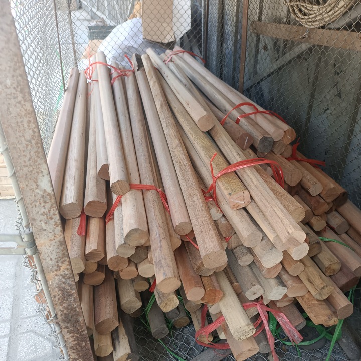 Cán Cuốc Gỗ Lim Xịn Dài 1,05 M Siêu Thẳng Siêu Cứng