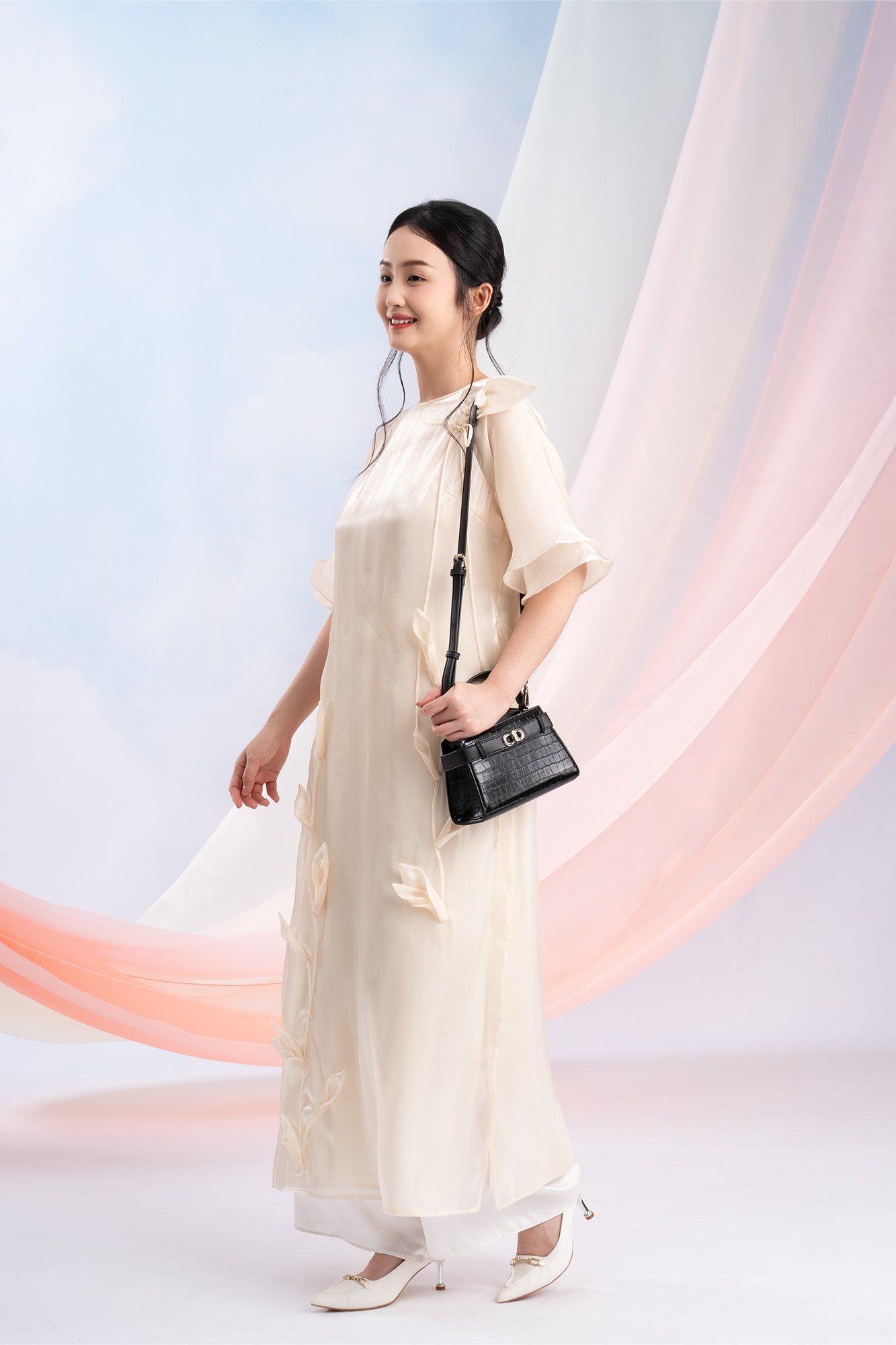 Túi Yuumy ( Thời trang nữ size 19 phối khóa xoay - Túi đeo chéo da Verein YN232 )