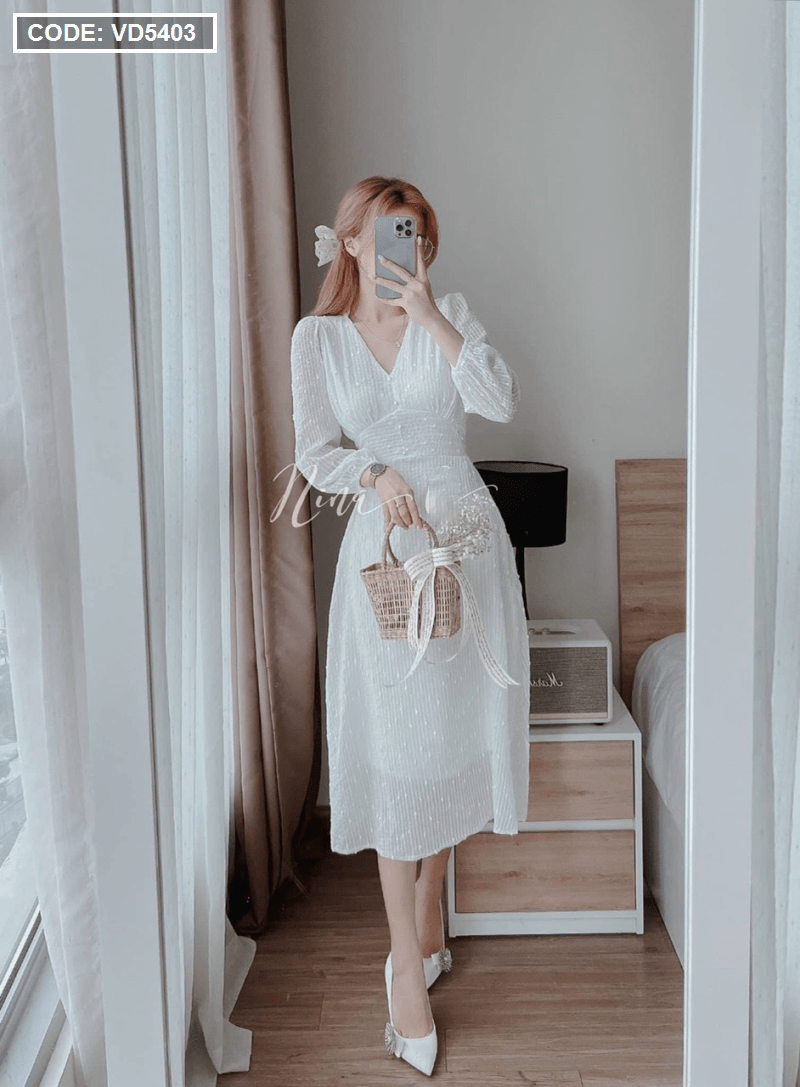 Đầm trắng nữ tay dài nút ngọc vải kim tuyến