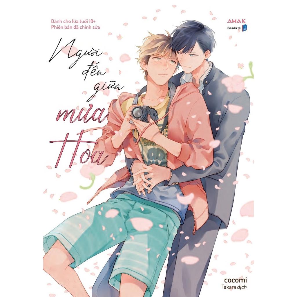 Truyện tranh Người đến giữa mưa hoa - Tặng kèm Bookmark + Postcard + Clear Card - Boys Love - AMAK