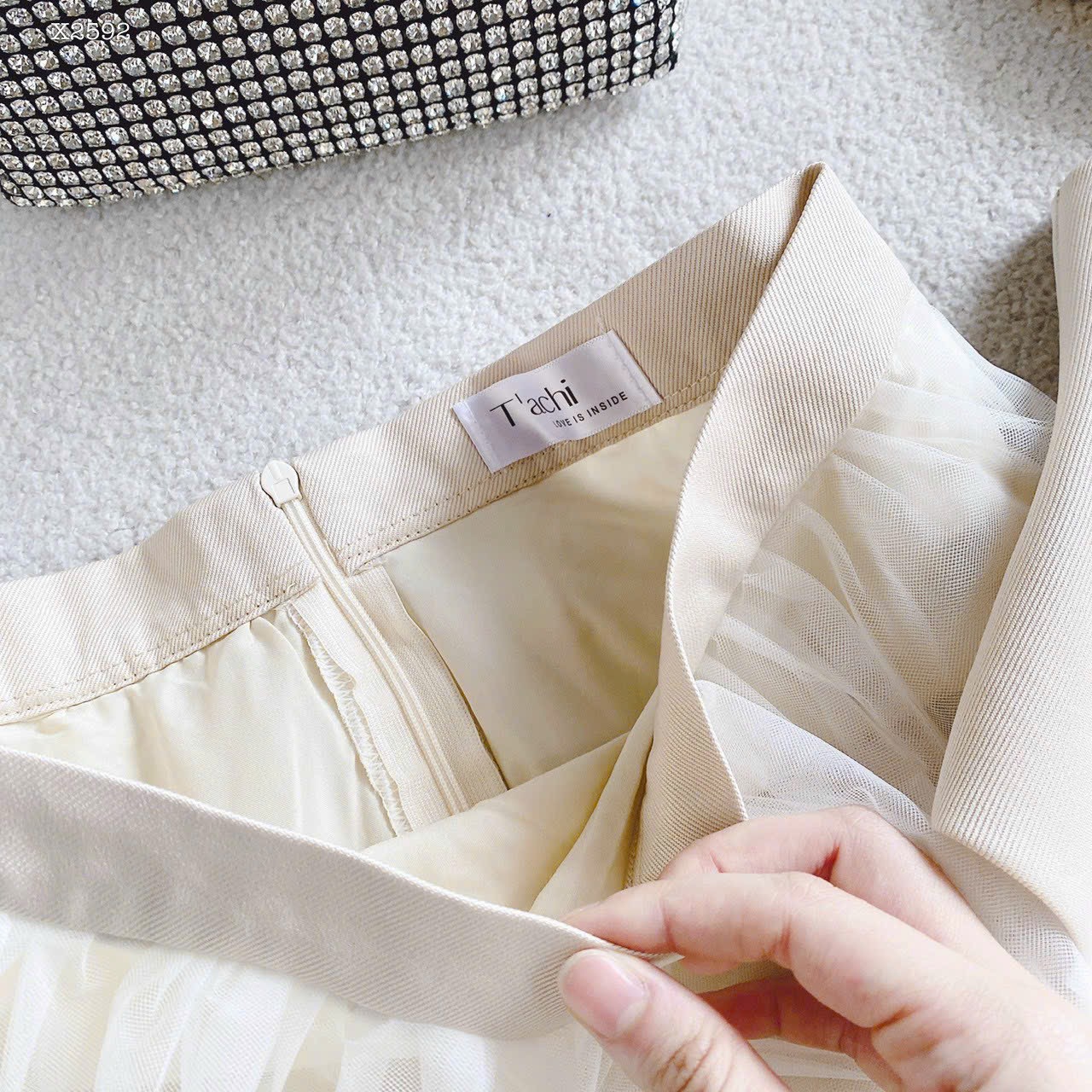 SET ÁO NUDE ĐÍNH NƠ KHOÉT EO+CHÂN VÁY MIDI VOAN