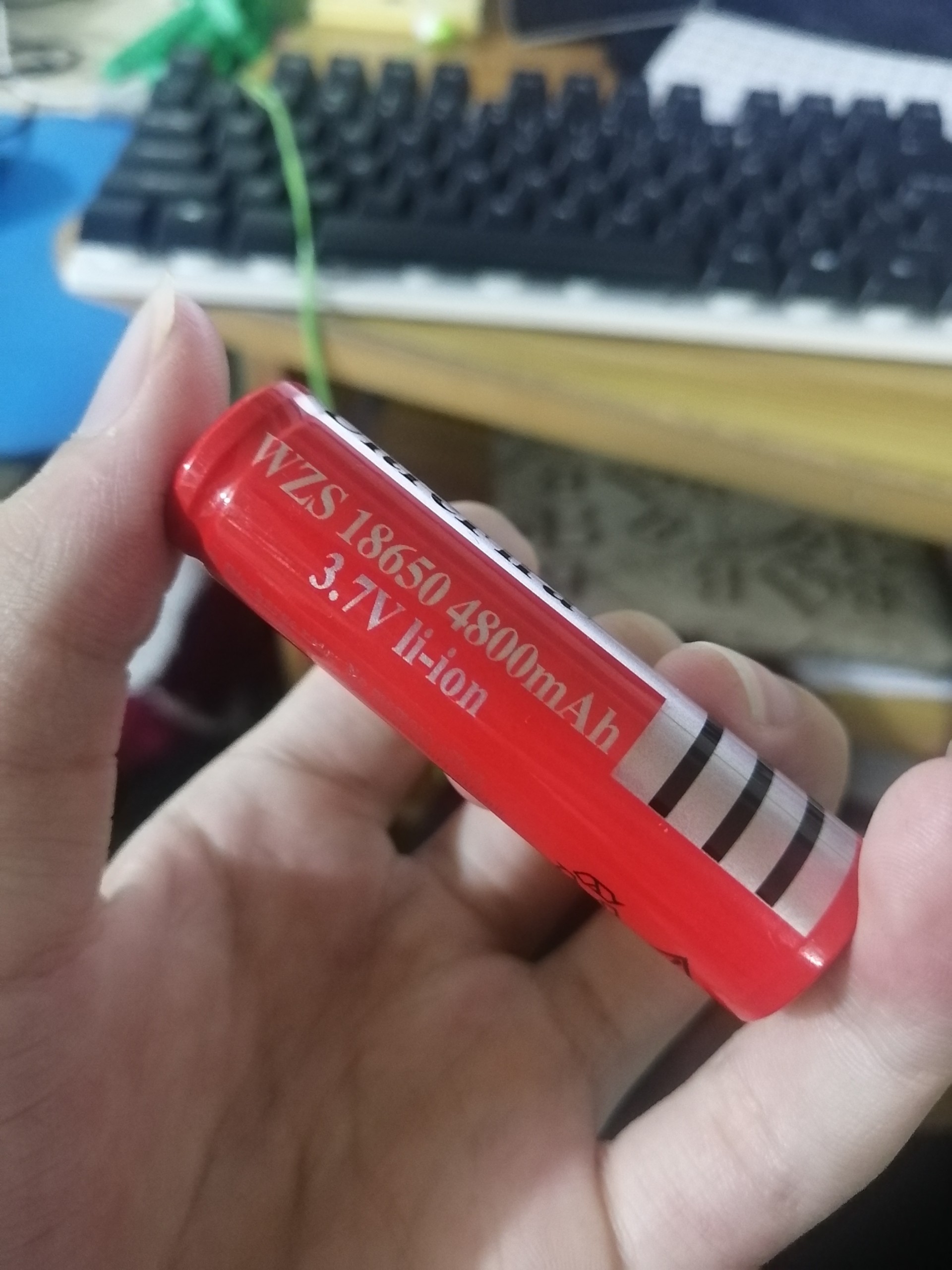 Pin sạc 18650 3,7V dụng lượng 2600mah