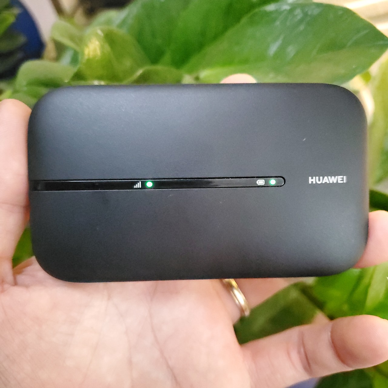 Bộ Phát WiFi Di Động 4G Huawei E5783 Tốc Độ 300Mbps Pin 1500mAh WiFi 2 Băng Tần 2.4ghz &amp; 5ghz - Hàng Nhập Khẩu