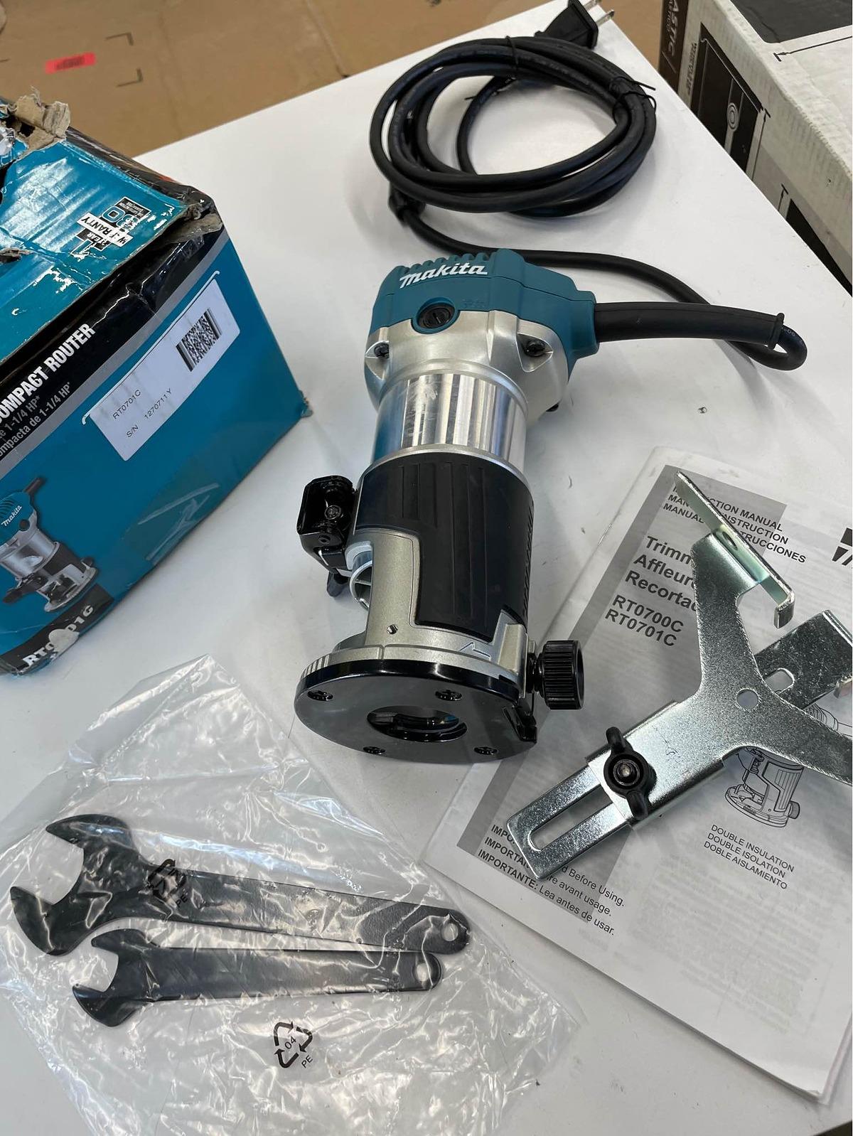 MÁY ĐÁNH CẠNH 710W (6MM,8MM) MAKITA RT0700C - HÀNG CHÍNH HÃNG