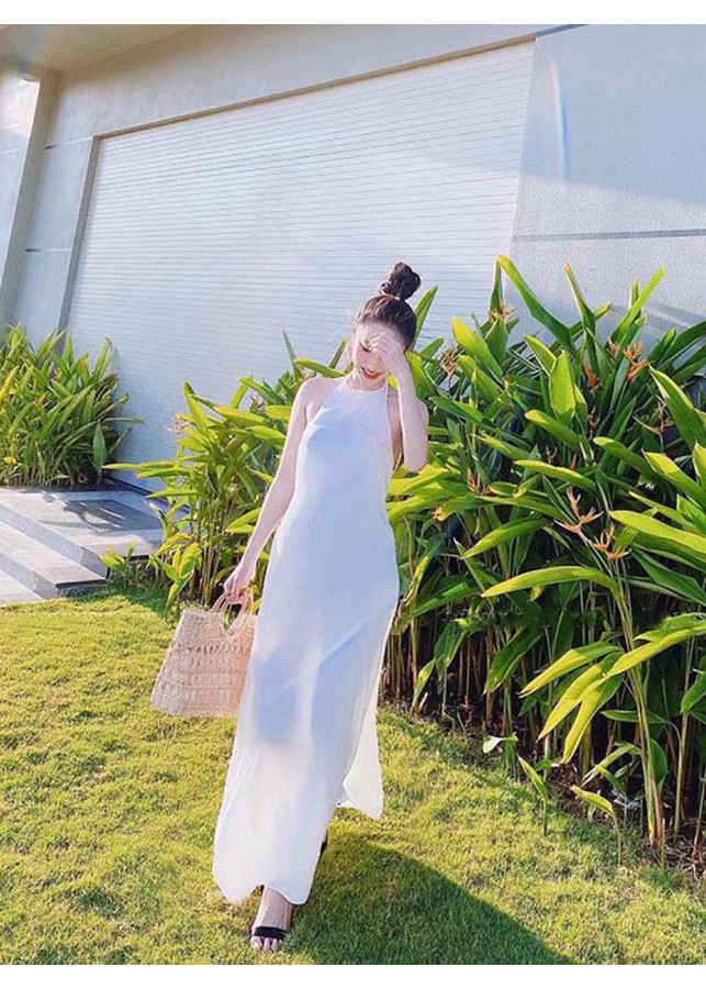Đầm maxi cổ yếm hở lưng
