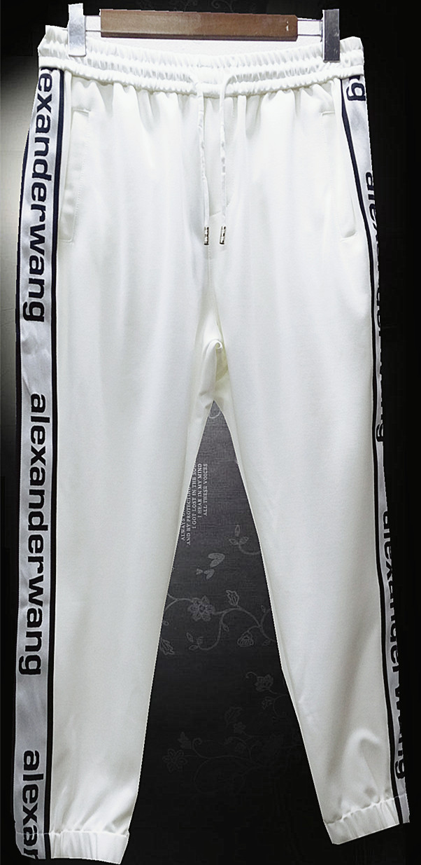 Quần Jogger thể thao ống bo nam tính đường viền bên hông nổi bật năng động, chất liệu vải bông dệt kim cao cấp co giãn nhẹ, dáng chuẩn mặc thoải mái, hợp xu hướng thời trang - Mẫu HOT