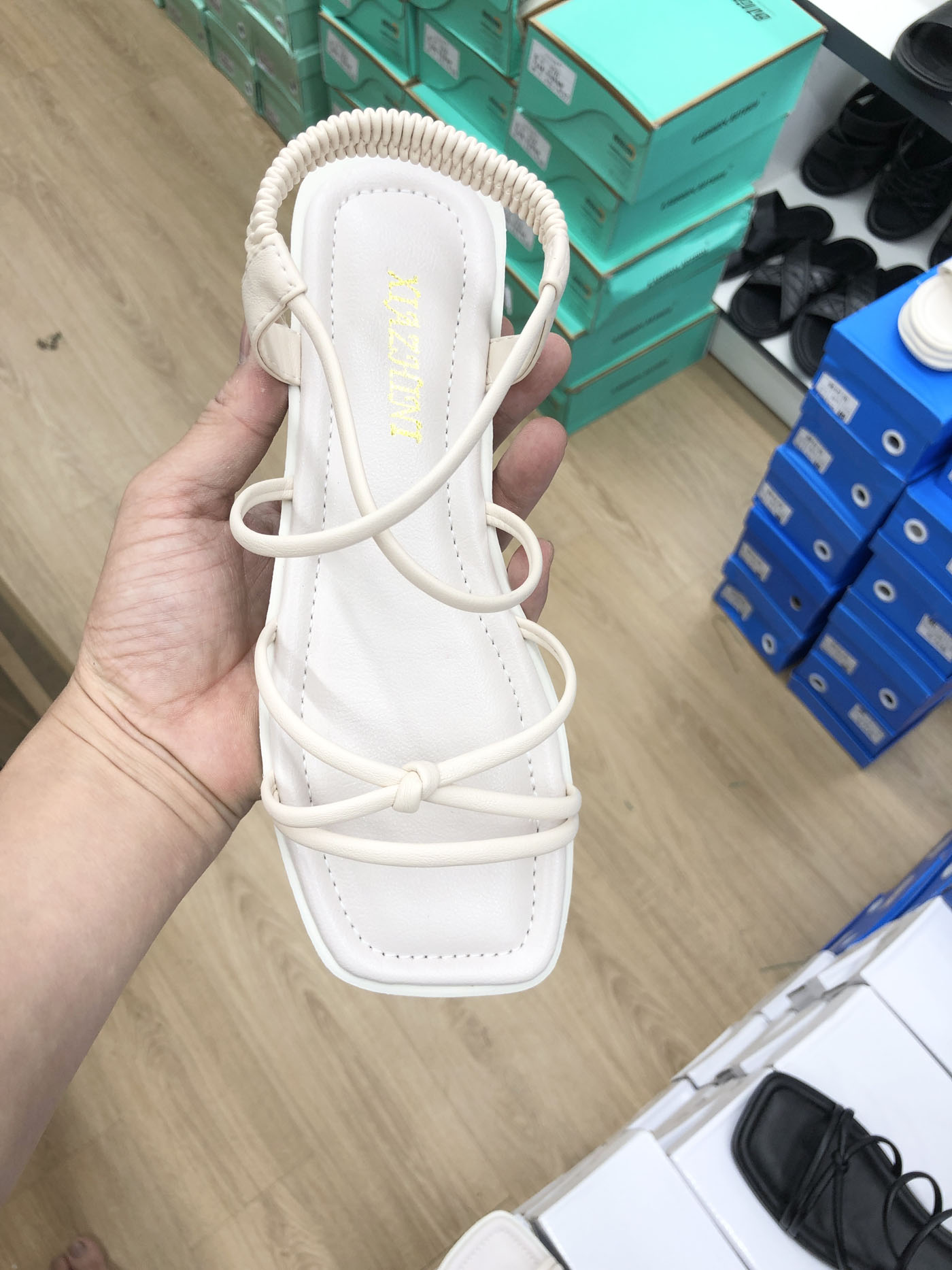 Sandal nữ, nhiều dây, đế bệt SD821