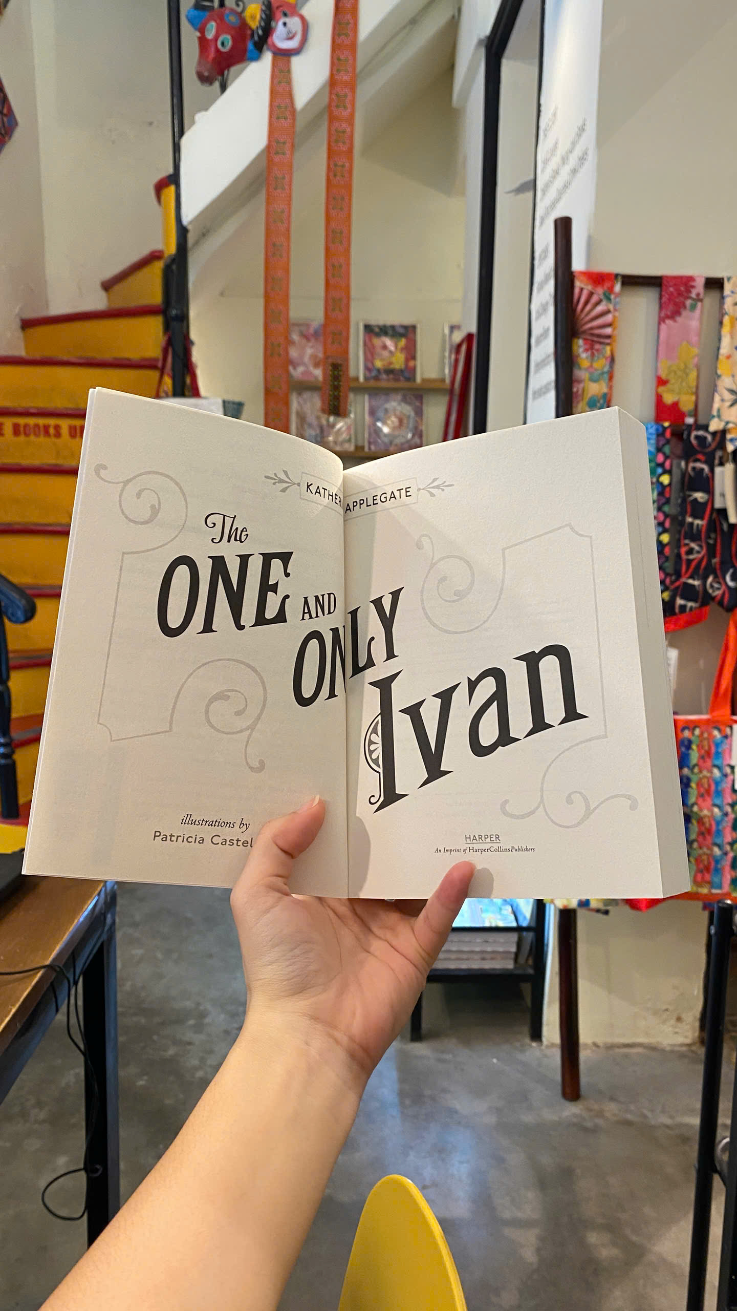 Sách - The One and Only Ivan by Katherine Applegate | Children's Fiction / Sách trẻ em / Ngoại văn