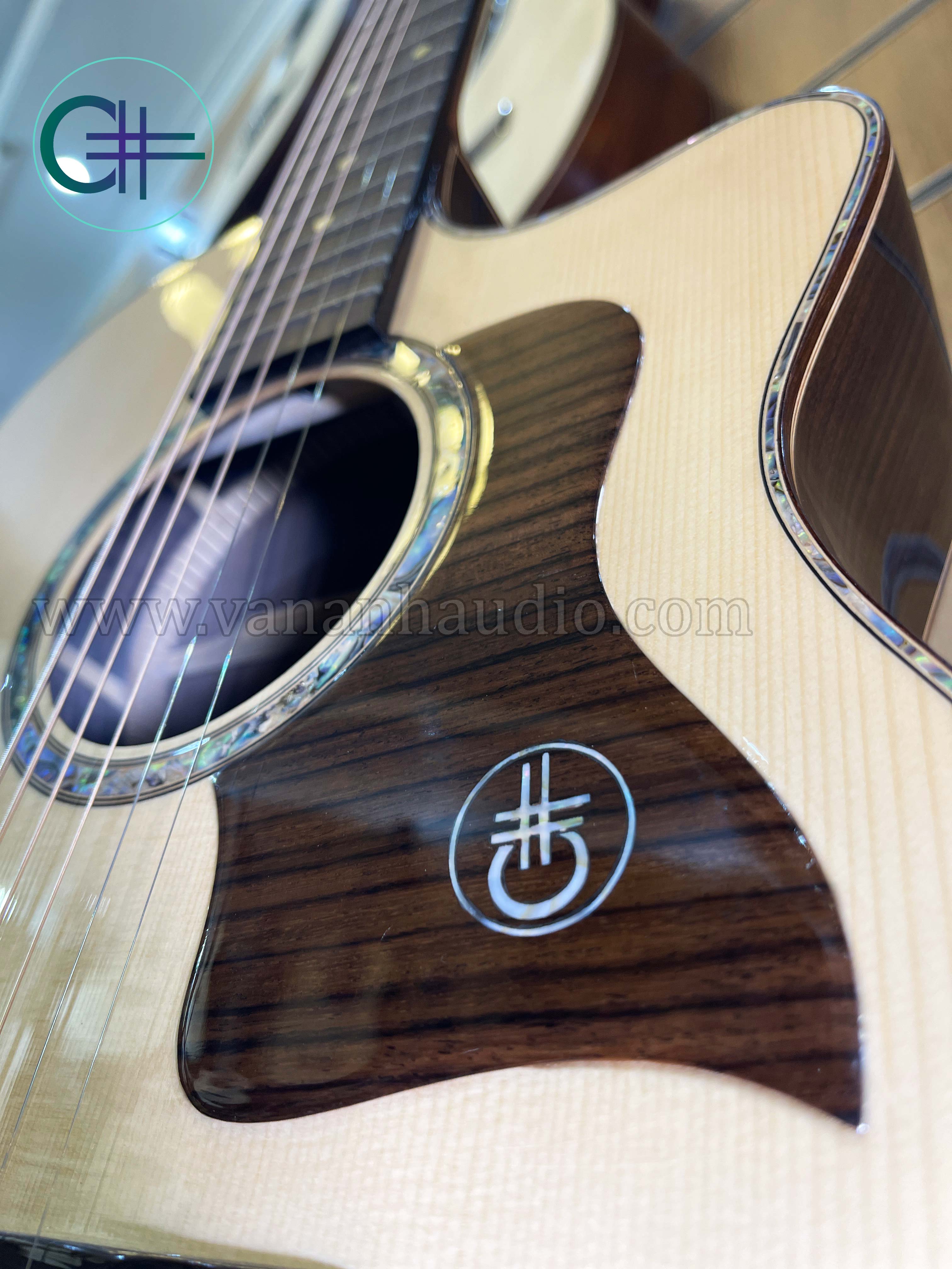 Đàn Guitar Acoustic Custom CL2022 (Khảm trai và ốc xà cừ )