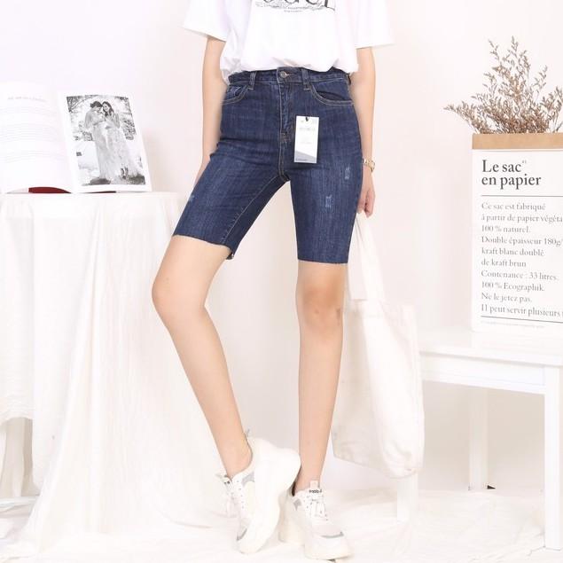 Quần Jean Nữ dáng Ngố Trên Gối Xước Gấu Cắt CT JEANS