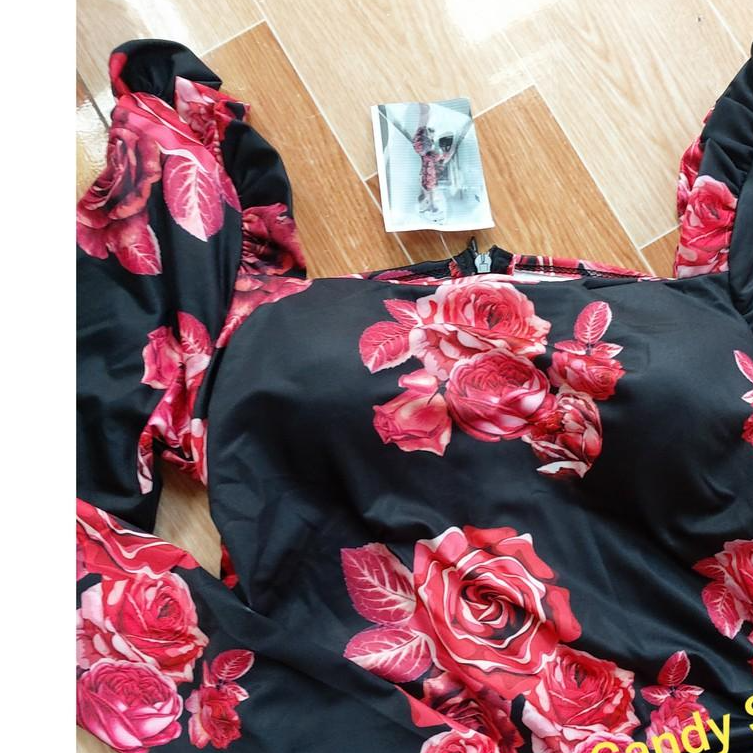 Đầm body nhún tay dài cổ vuông hoạ tiết hoa hồng