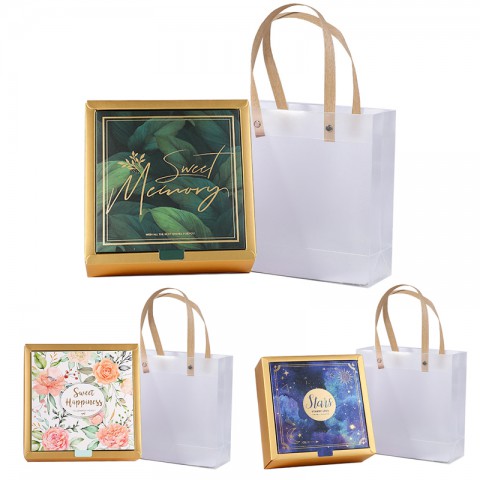 Hộp đựng quà vuông nắp chìm kèm túi trong suốt 17x17x6.5cm