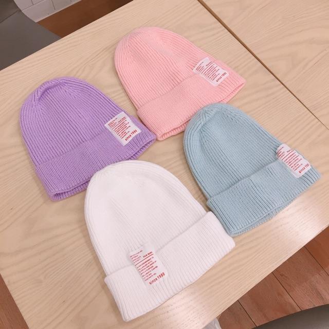 Mũ len beanie tag chữ