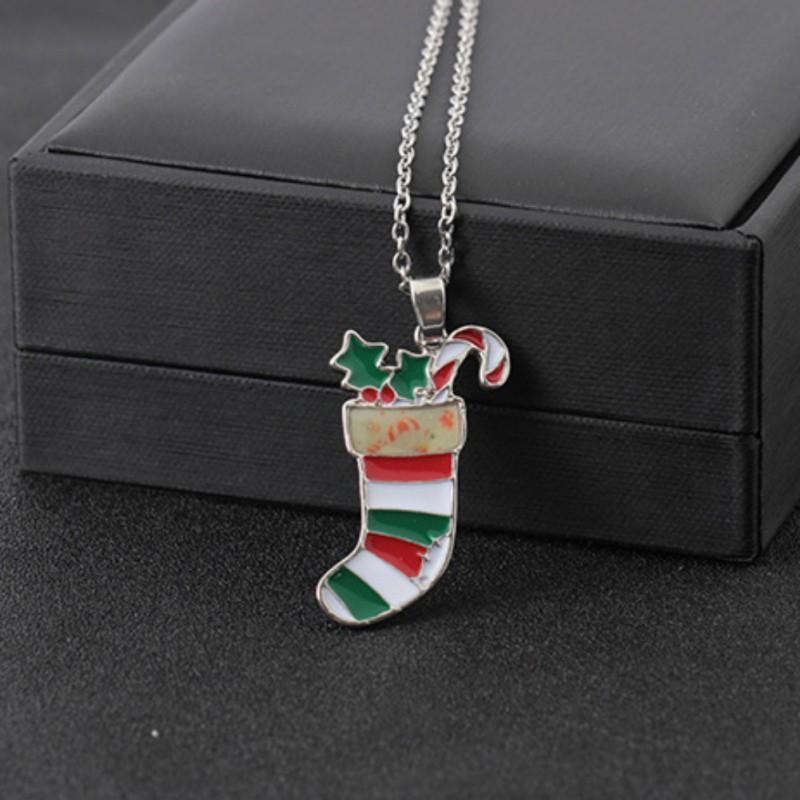 Dây chuyền mặt người tuyết lấp lánh nhiều màu sắc