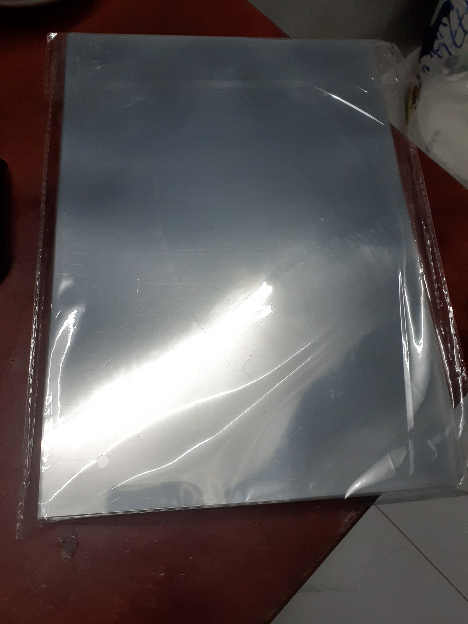 1 xấp bìa kiếng A4 1,5