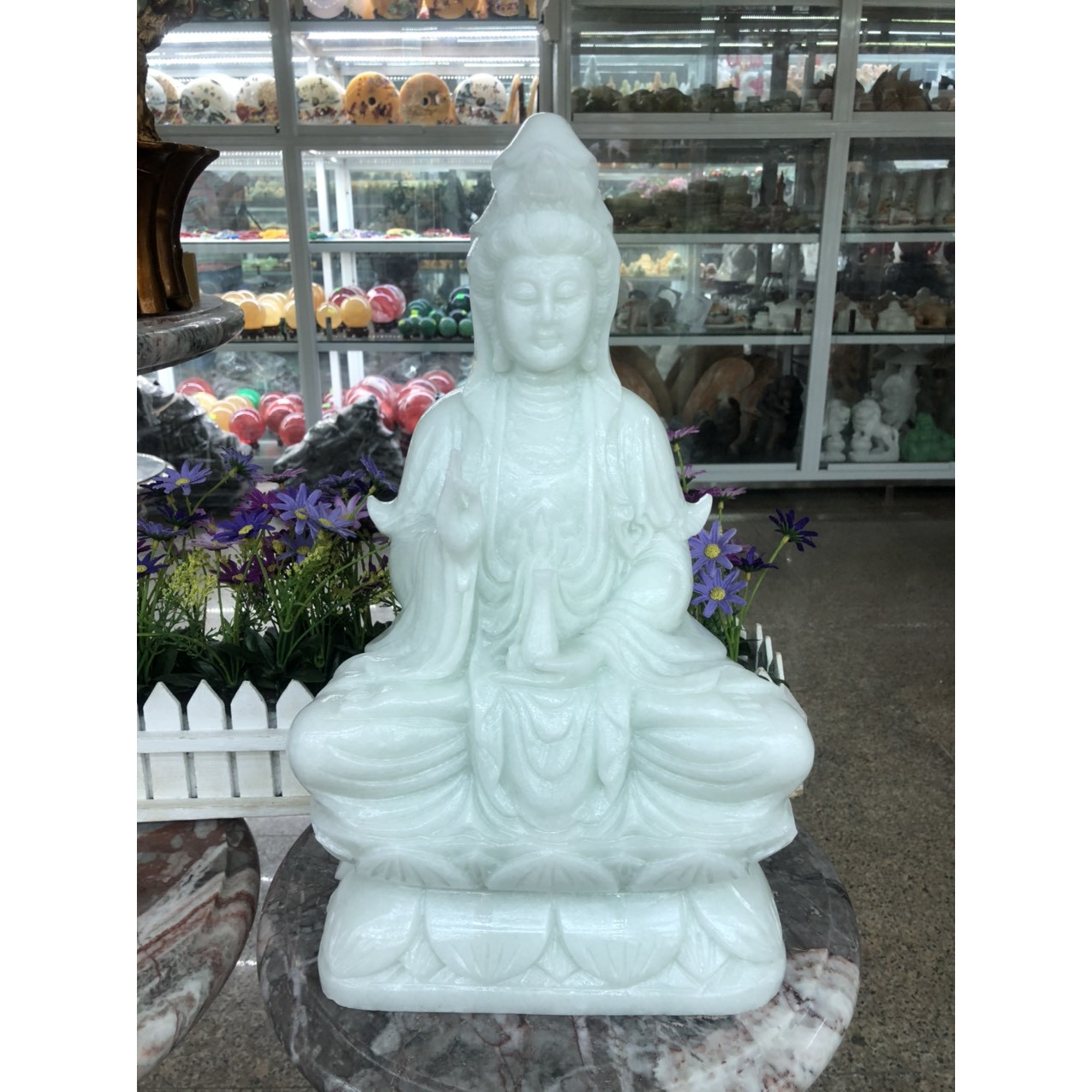 Tượng Phật Bà Quan Thế Âm Bồ Tát ngồi đài sen cầu bình an đá cẩm thạch trắng xanh - Cao 40 cm