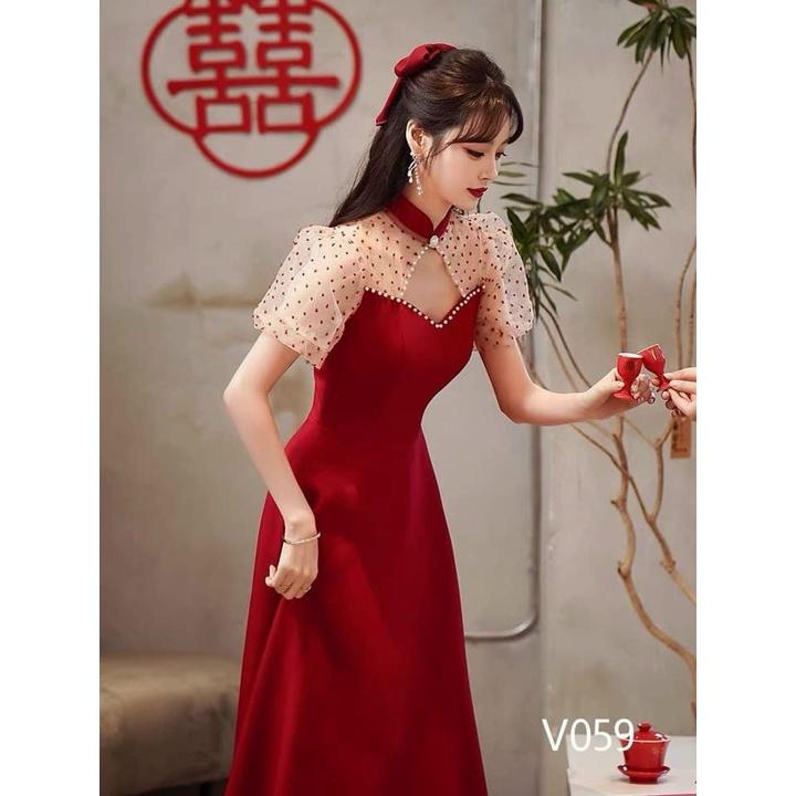 Đầm xoè đỏ tiểu thư cổ khoét ngực kèm phụ kiện
