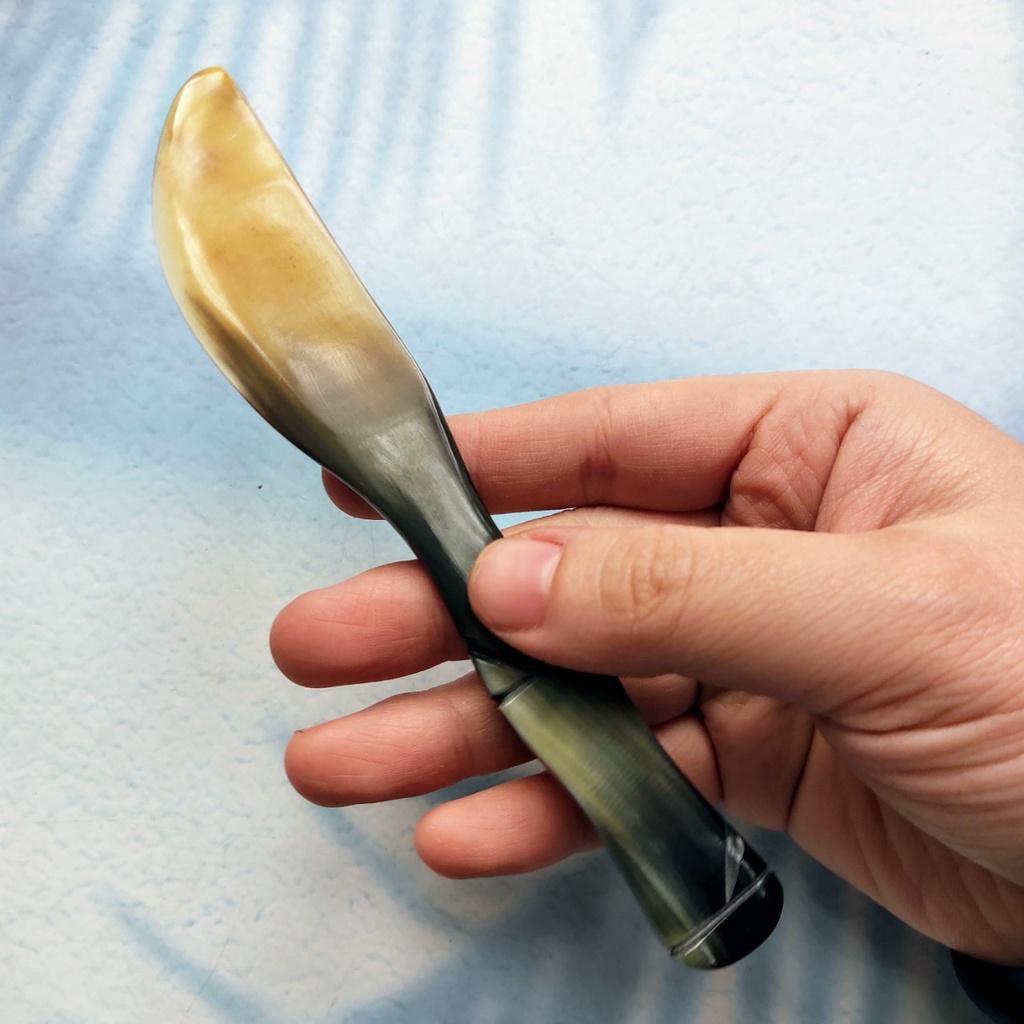 Dao Phết Bơ Sừng Vàng 13cm, An Toàn Cho Sức Khỏe
