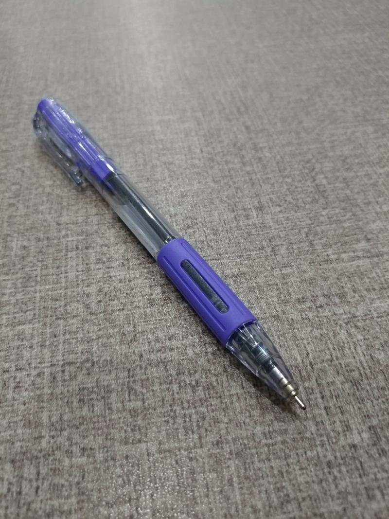Bút Bi QuanTum 0.7mm Hitz