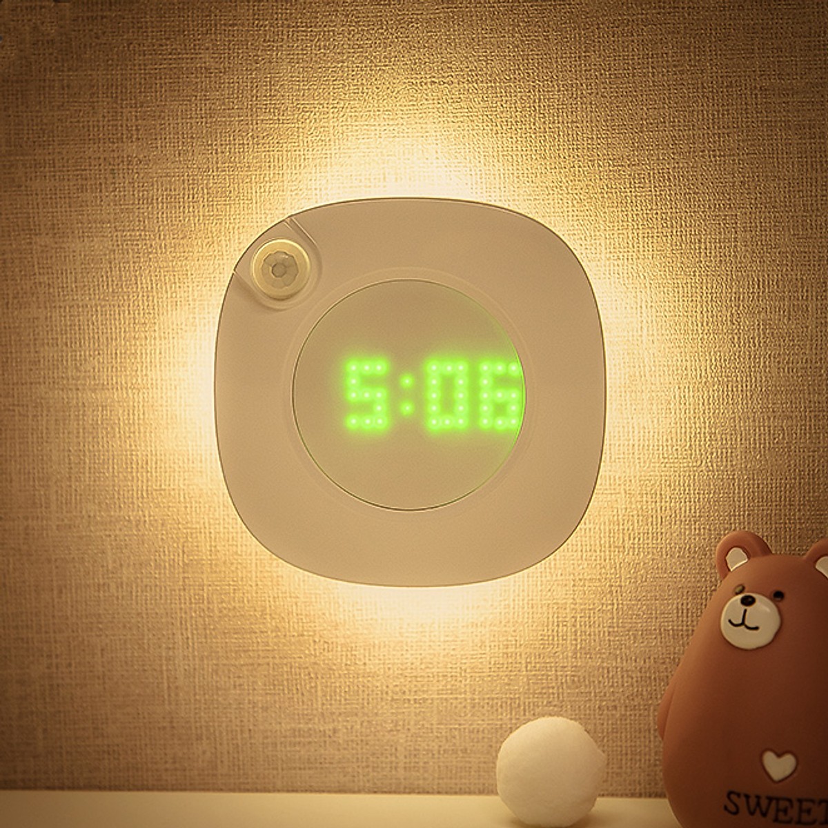 Đèn Led cảm ứng kiêm Đồng hồ mini (dán tủ, tường, phòng ngủ, nhà tắm, nhà vệ sinh...)