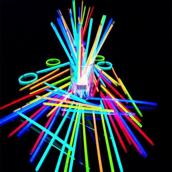 Hộp 100 Cây Que Phát Sáng Dạ Quang Vòng Tay Phản Quang Nhiều Màu Lightstick